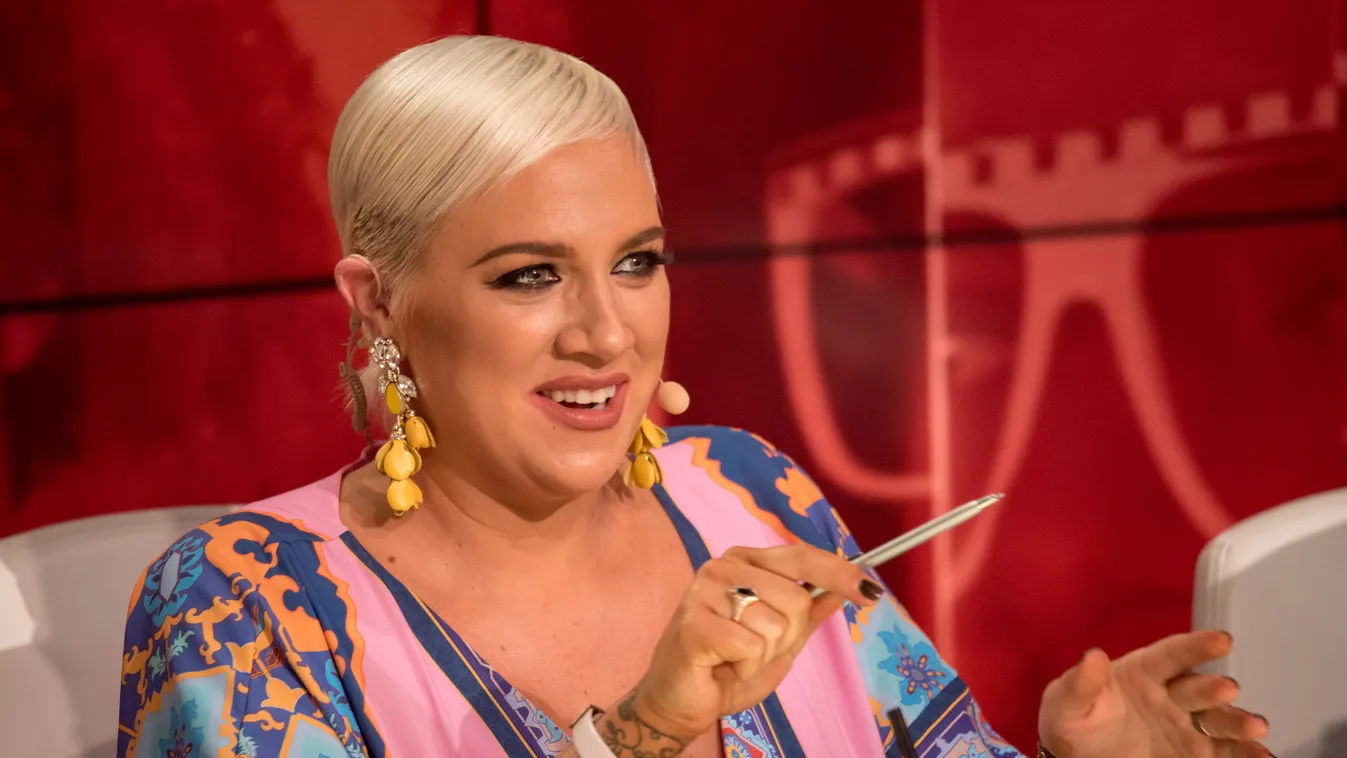 Tóth Gabi rárúgta az ajtót alvó szerelmére