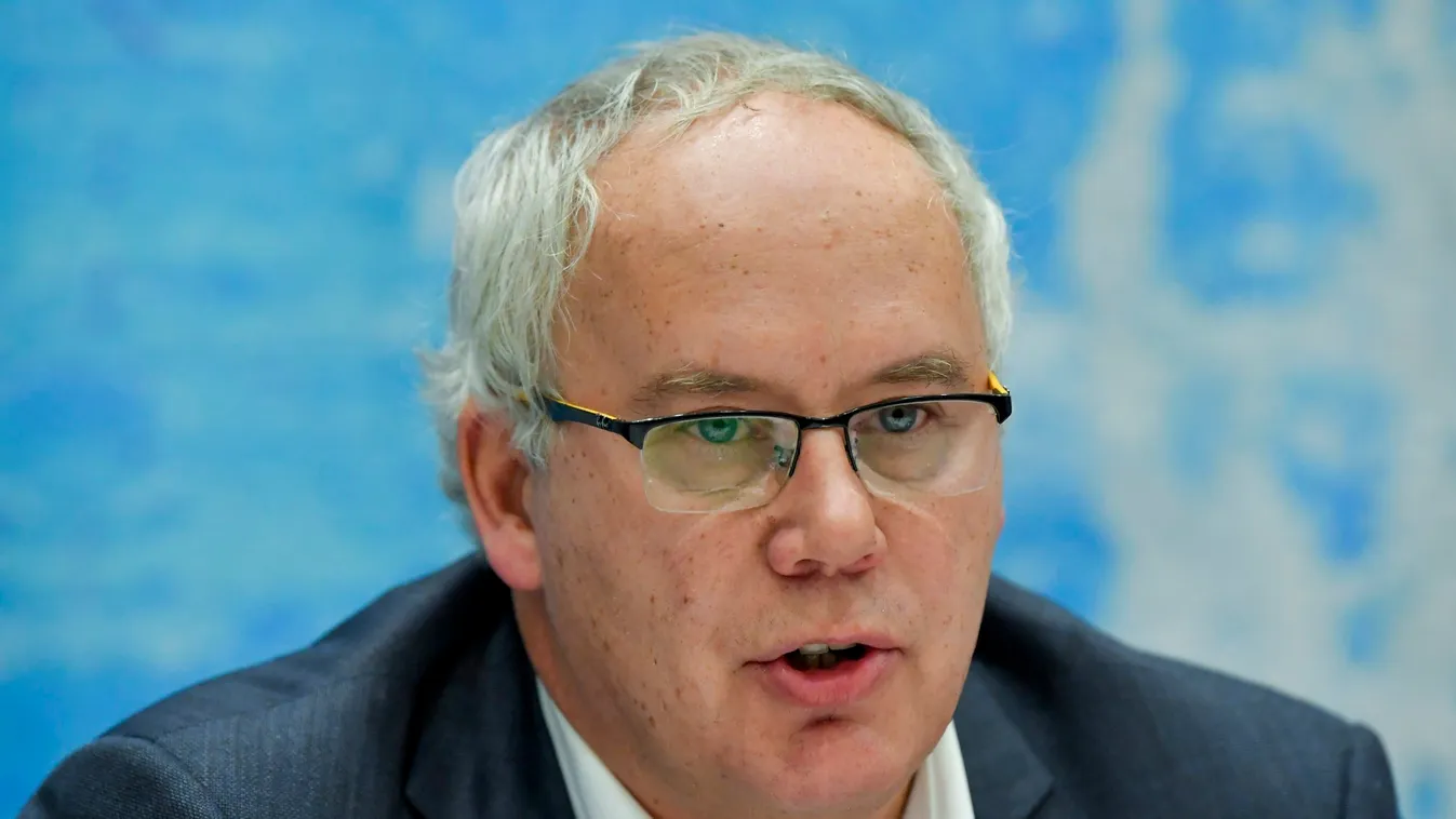 Új szabályok, mobiltelefonon követhetik a magyar válogatott tagjait