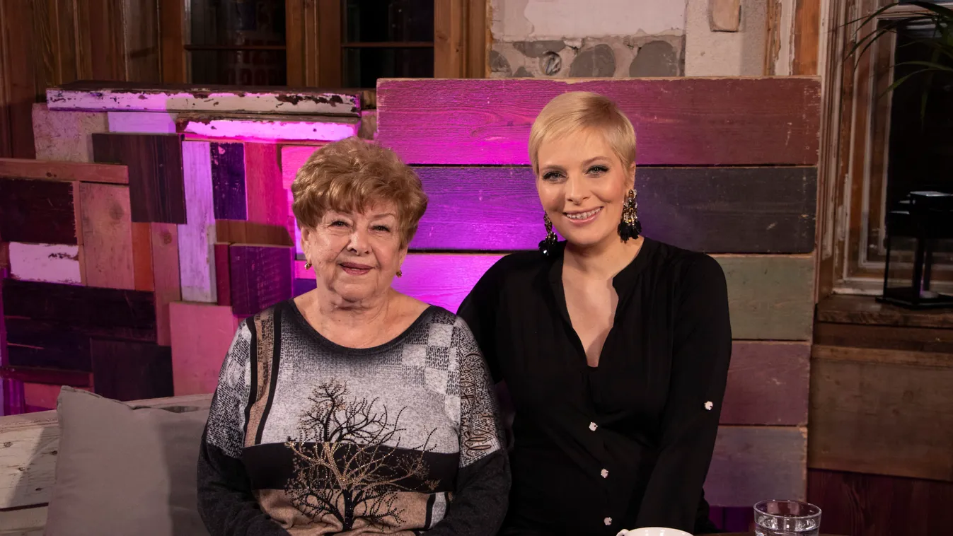 Az öltözőjében figurázza ki a mai celebeket Pásztor Erzsi