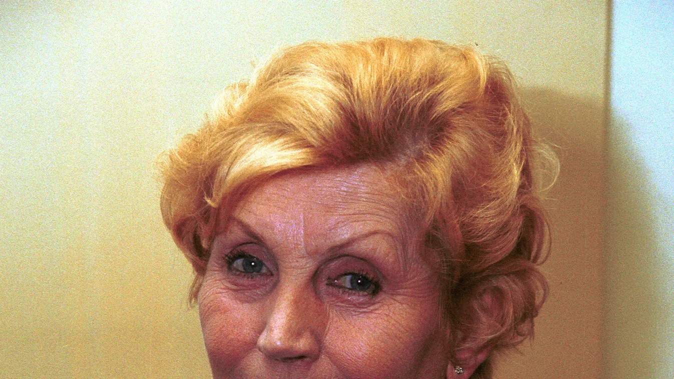 Önkéntes karanténba vonult a Nemzet Színésze