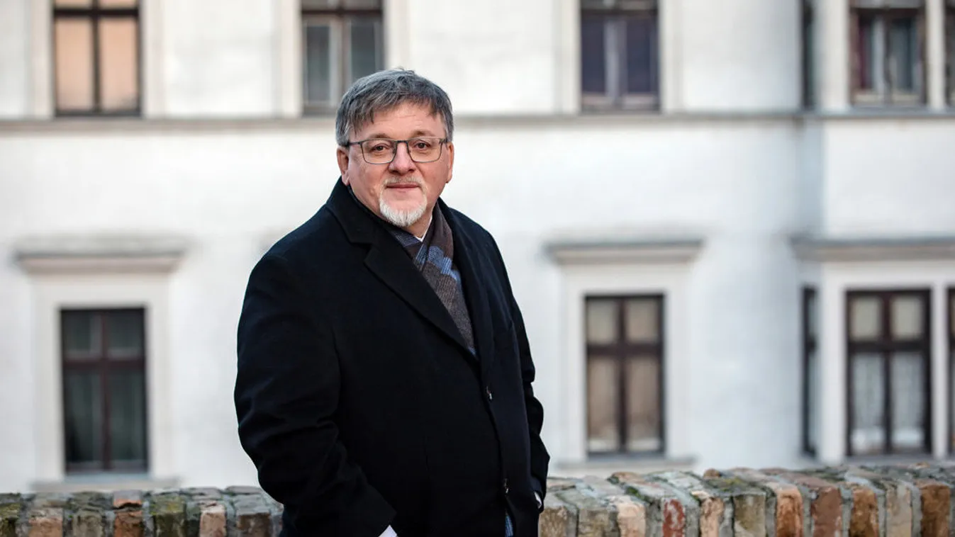 Tovább hazudik és híreket hamisít az ellenzéki portál