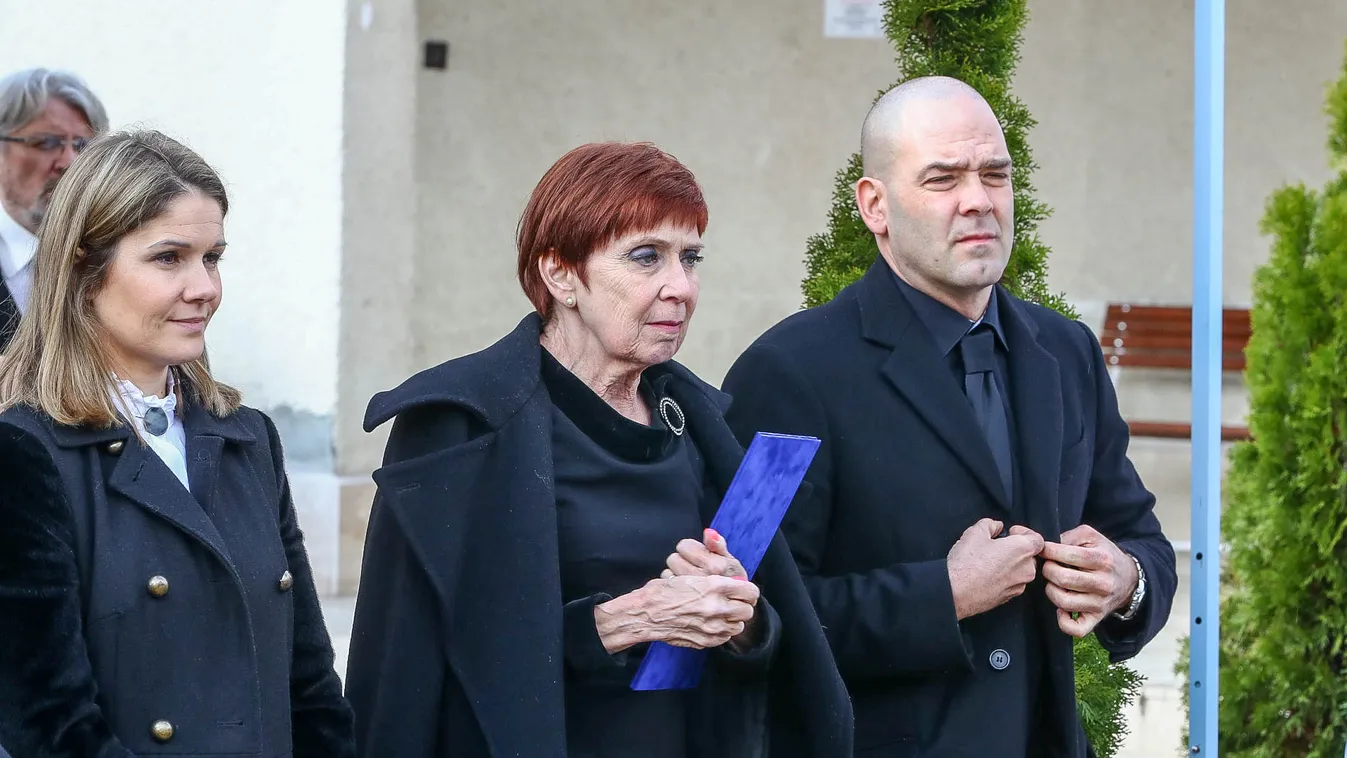 Székely Éva temetése, itt van az első fotó