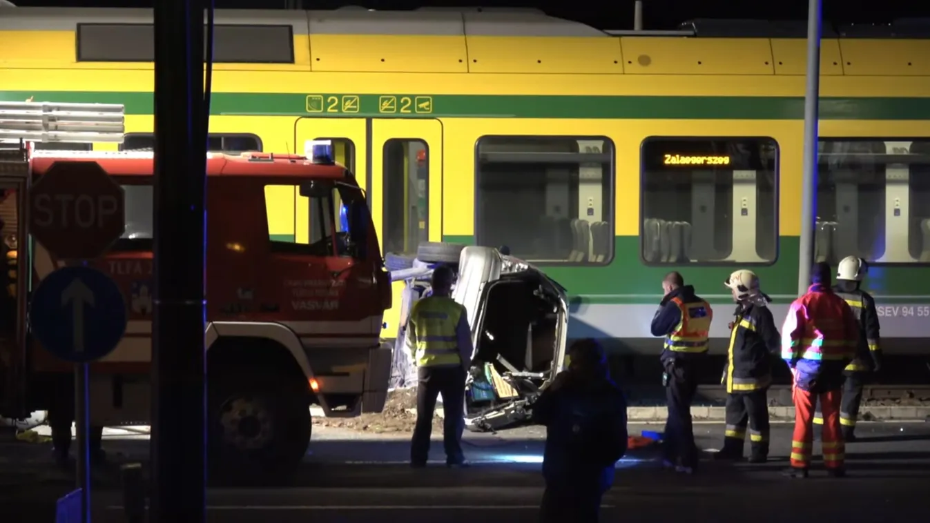 Telefonozás miatt tarolta le autóját a vonat