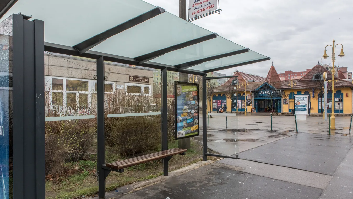 Buszmegállóba rángatott egy nőt Csepelen, majd szexelni kezdett vele