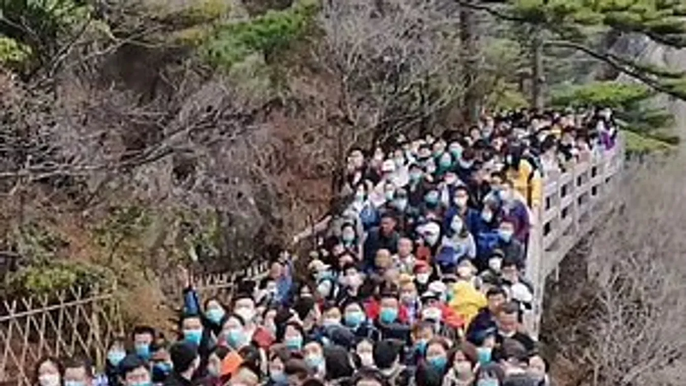 Több tízezer turista esett fogságba az újra megnyitott népszerű helyen