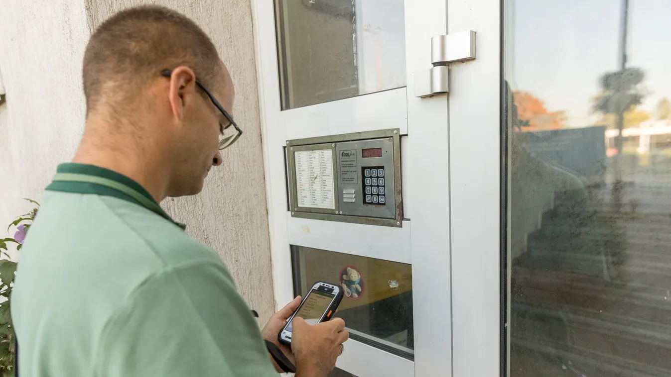 Érintés nélkül vehetjük át küldeményeinket a postástól