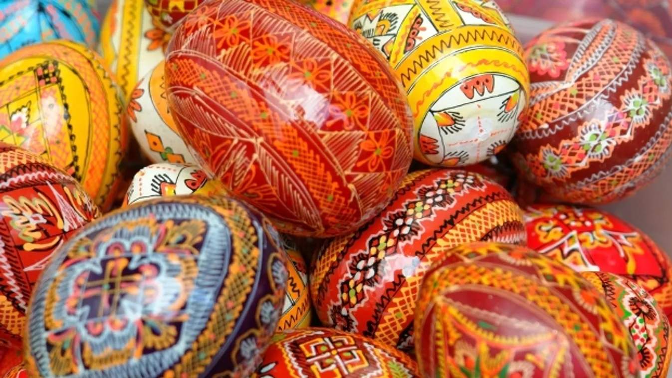 Pornóval töltött tojásokat tuszkolt szomszédai postaládájába egy eszement nő