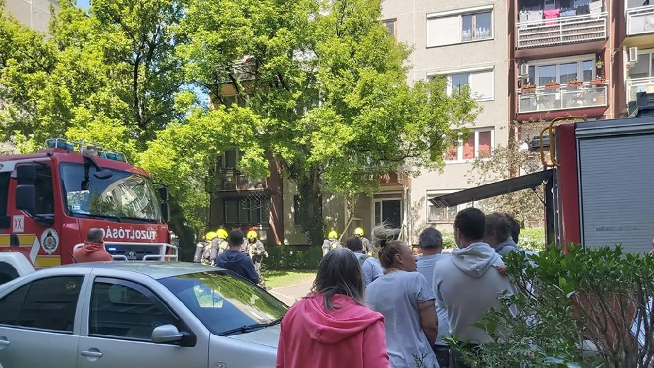 Most kaptuk: lángol egy csepeli társasház - fotó