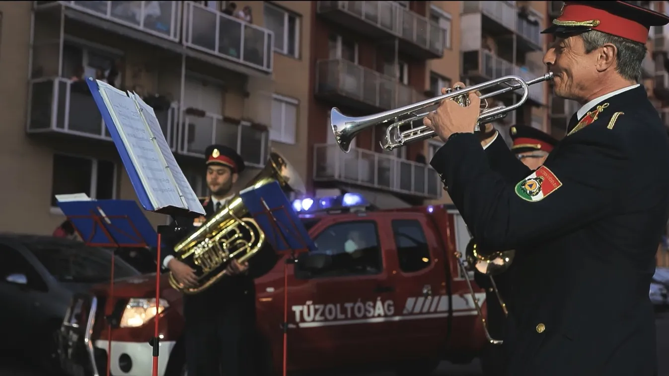 Különleges koncertsorozattal mondtak köszönetet egyenruhásaink az otthon maradóknak