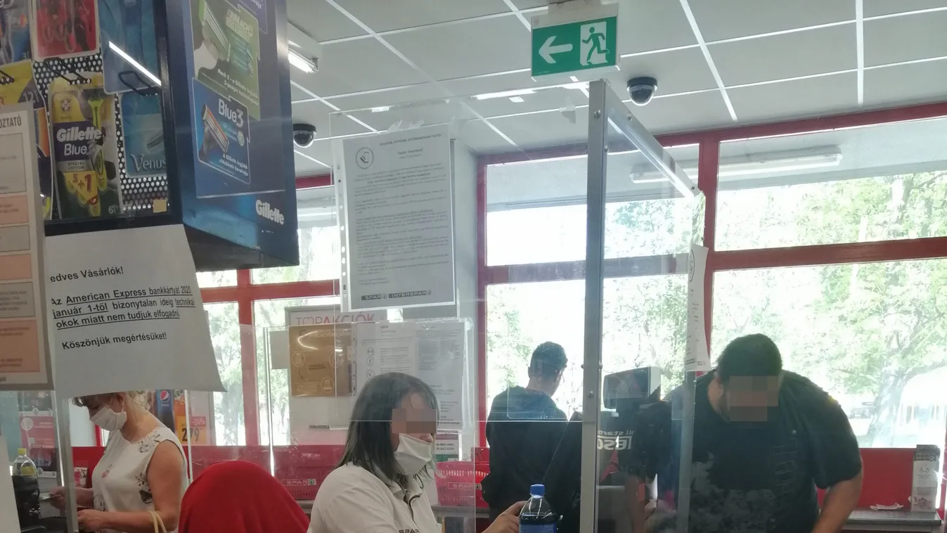 Így küzdenek a magyar boltok a koronavírussal – elképesztő fotók és videó