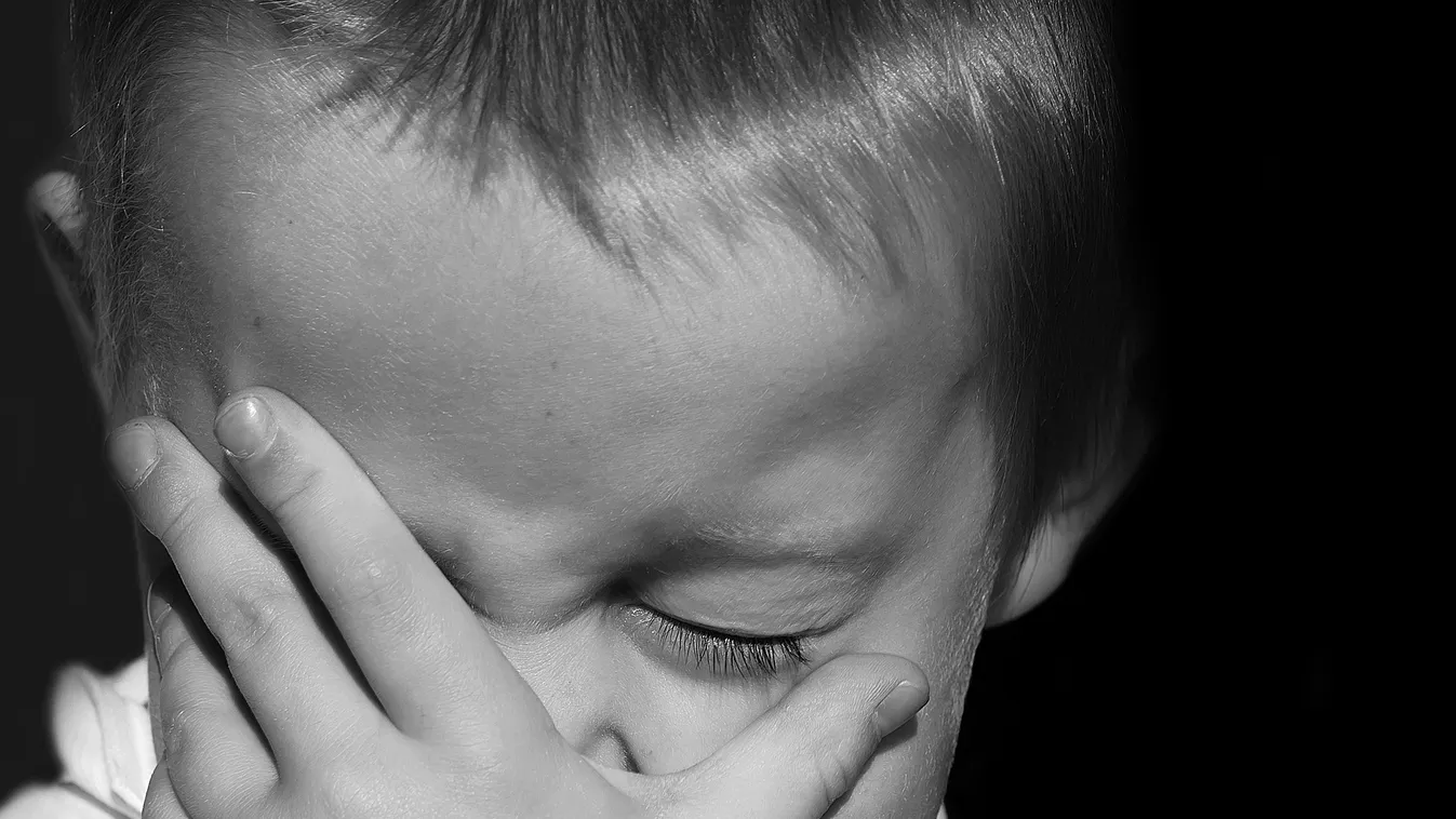 "Csak titokban leshetem meg a kisfiam" - a koronavírussal harcoló ápolónő megrázó vallomása