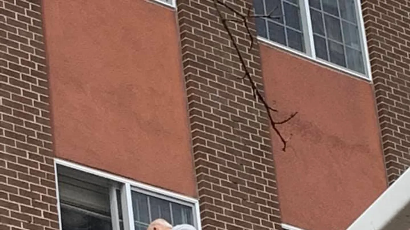 A koronavírus sem tudta megállítani a szerelmes nagypapát - videó!