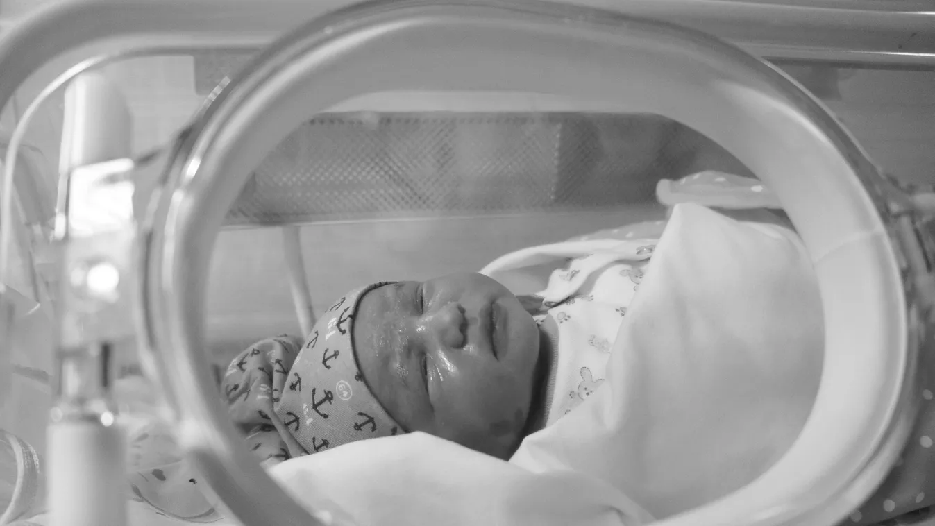 Drámai: Mindössze 3 hetes Skócia legfiatalabb koronavírusos betege