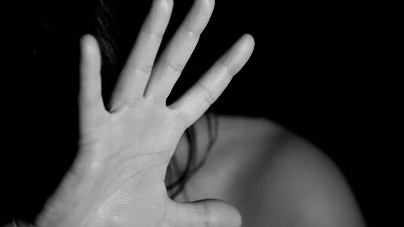 A budapesti  pedofil óvónő álmukban filmezte le  a gyerekeket