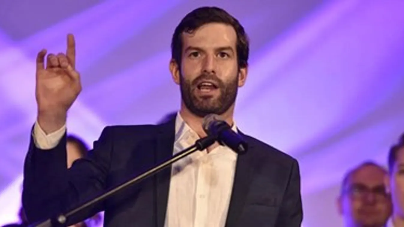 Egy vidéki momentumos tévedésből nekiment a népviseletnek! Ilyet még nem látott a világ