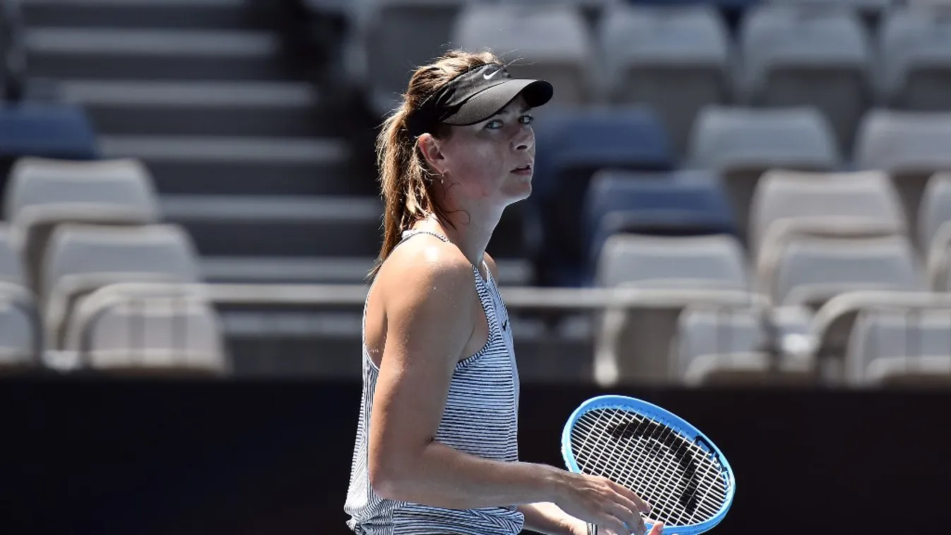 Sarapova megadta a számát, bárki hívhatja a szépséget