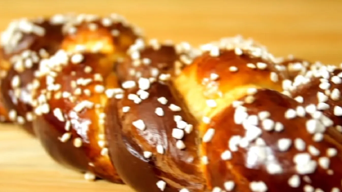 Így süss otthon fonott kalácsot, jobb, mint a bolti