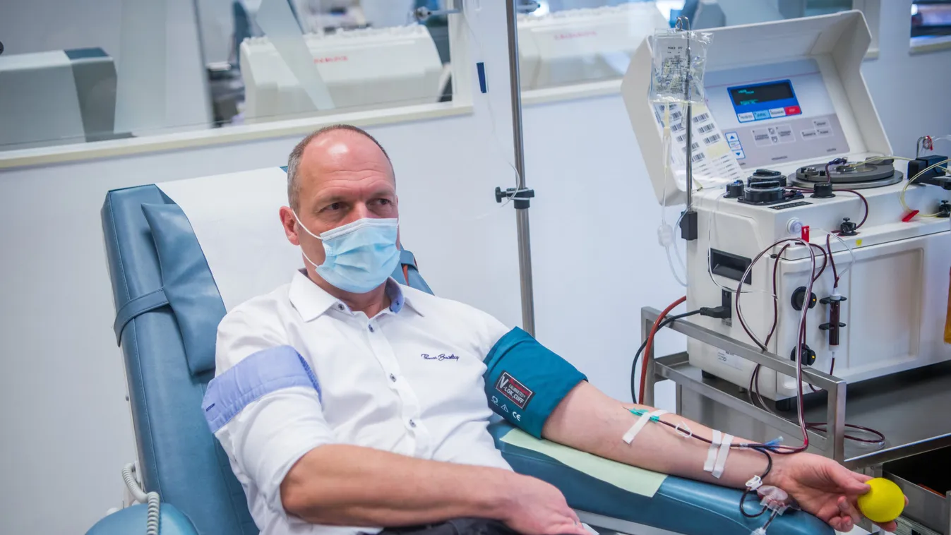 Így gyűjtik a vérplazmát a felgyógyult koronavírusos betegektől - fotók