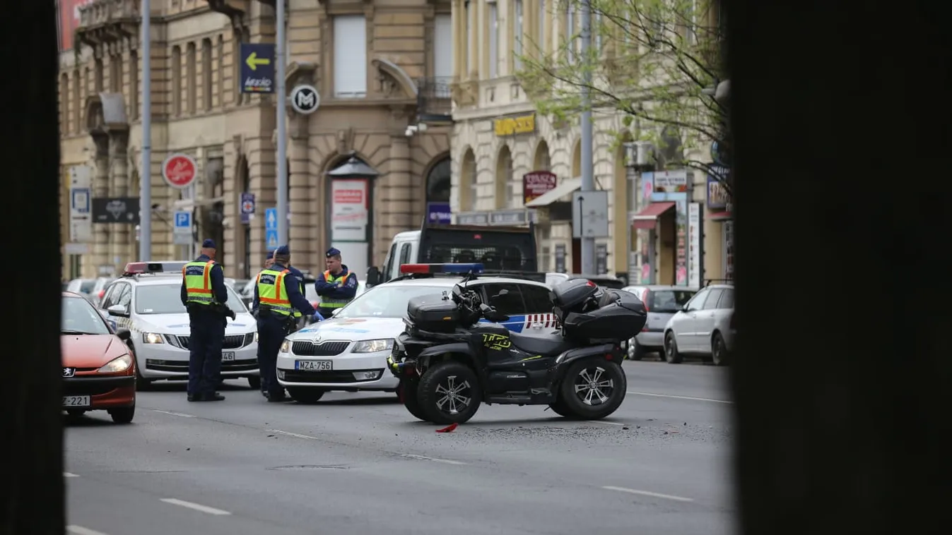 Most kaptuk: rendőrök vonultak ki a Nyugatihoz - videó