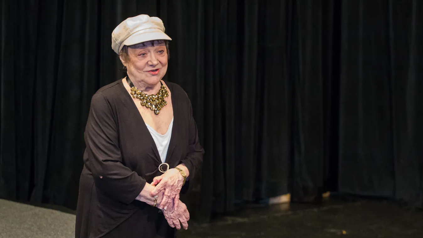 Nagy a baj: Életveszélyes állapotban vitték kórházba a Szomszédok sztárját