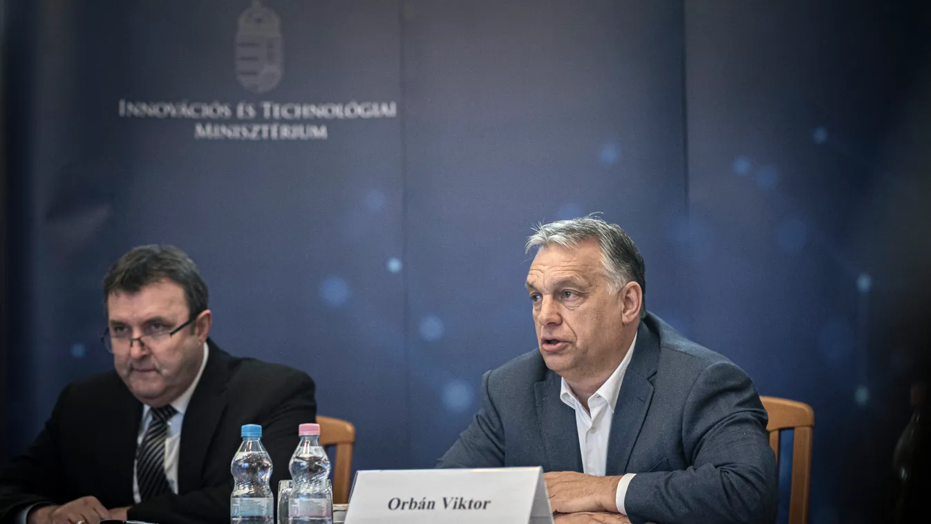 Orbán Viktor: Minden eddiginél fontosabb a V4-ek egysége