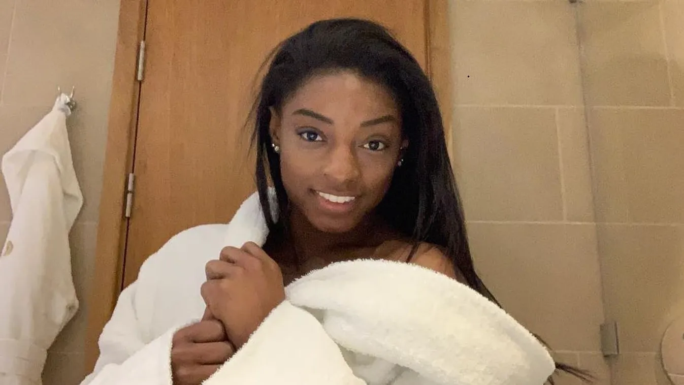 Bravúros vetkőzést produkált az olimpiai bajnok tornászlány a karanténban – Videó