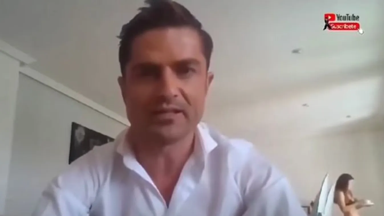 Kínos karanténbaki: Ezt tette a topless szerető a sármos újságíró élő videójában