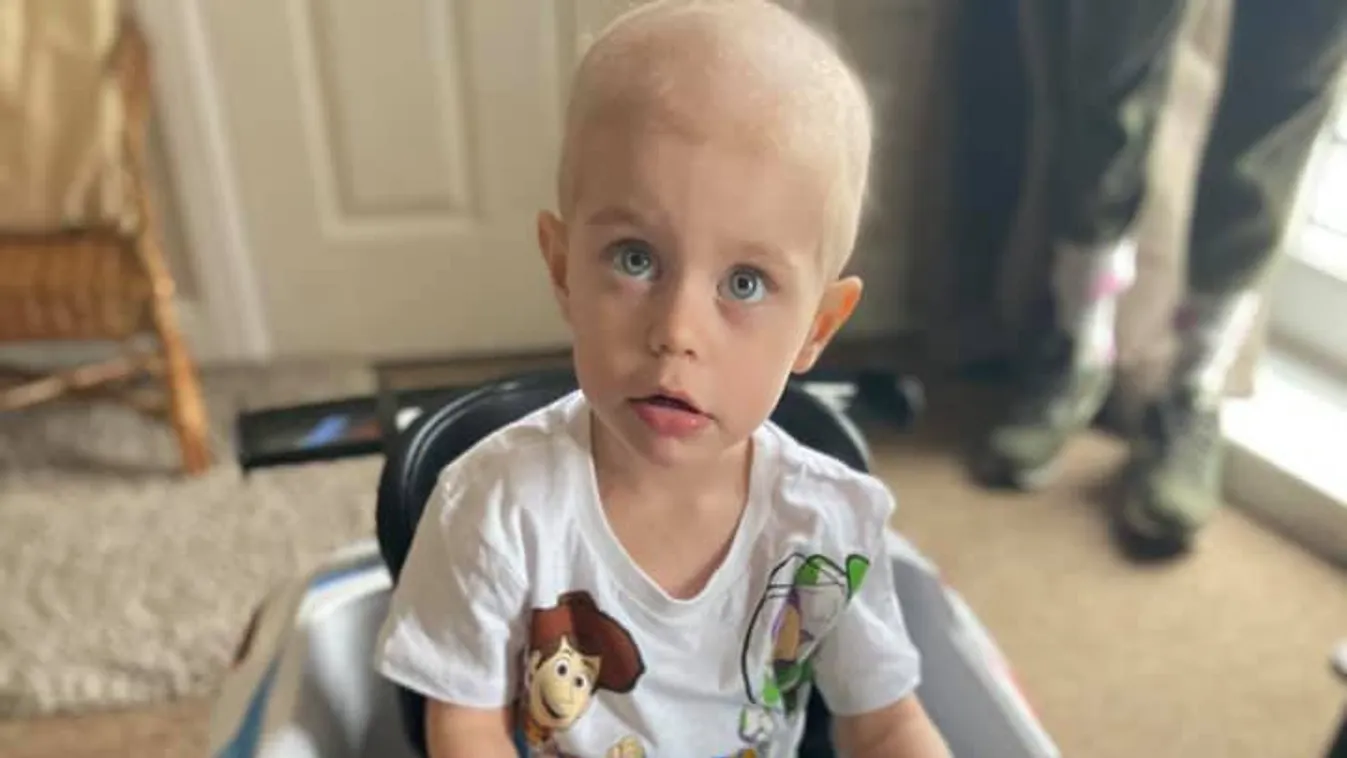 Szívbe markoló kérdéssel fordult édesanyjához a 2 éves rákos kisfiú