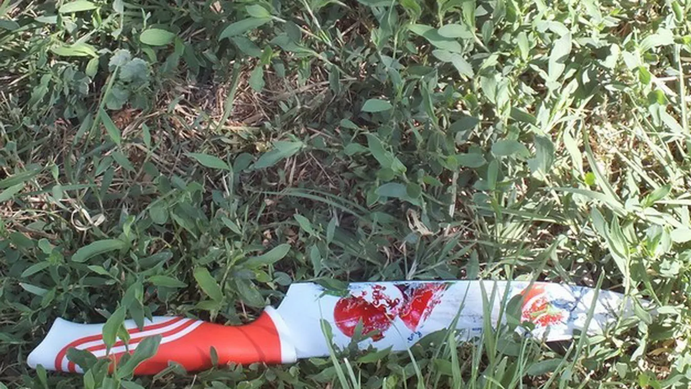 Azt hitték a boltban, hogy a maszkját keresi, de ezt rántotta elő a táskájából