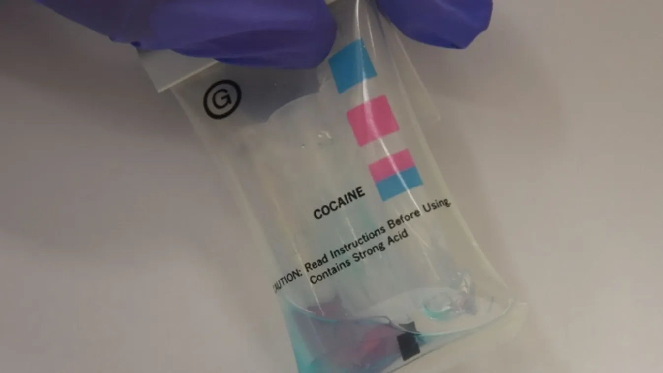 Két és fél kilogramm kokain volt egy Pécsen balesetet szenvedő motoros hátizsákjában