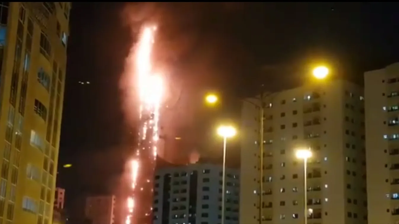 Brutális: kigyulladt áll egy felhőkarcoló az Egyesült Arab Emírségekben -videó