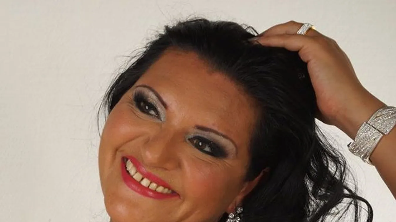 Nehéz helyzetbe került, a tartalékait éli fel a magyar énekesnő