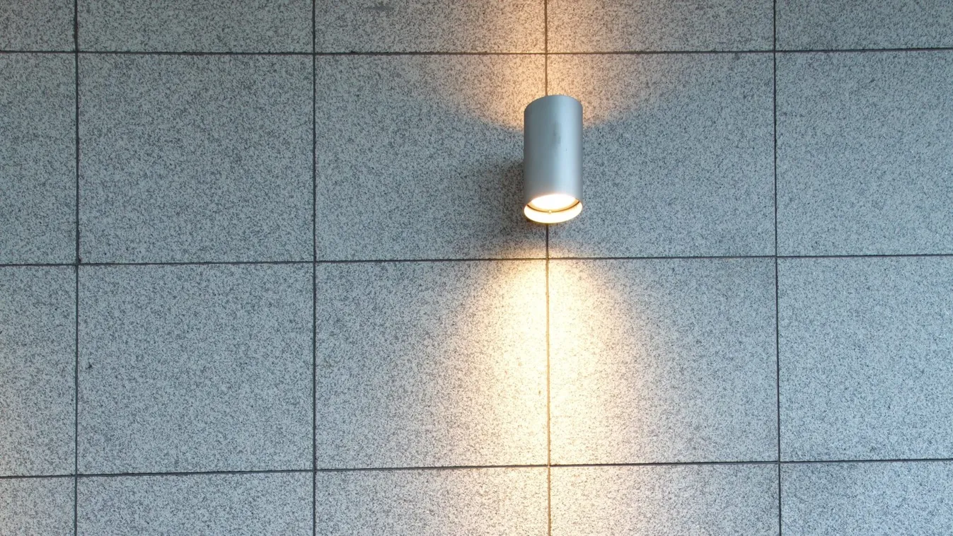 Felháborító! Ezt találta egy miskolci nő a közös lépcsőházban