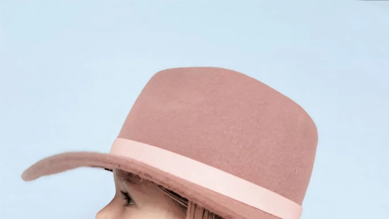 Egy 5 éves kislány a karantén legcukibb sztárja - Fotók