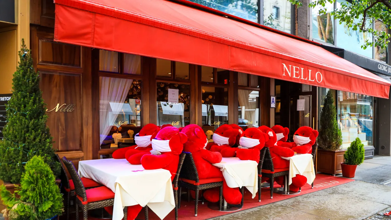 Az éttermekben kreatívan helyettesítik a vendégeket - Fotók