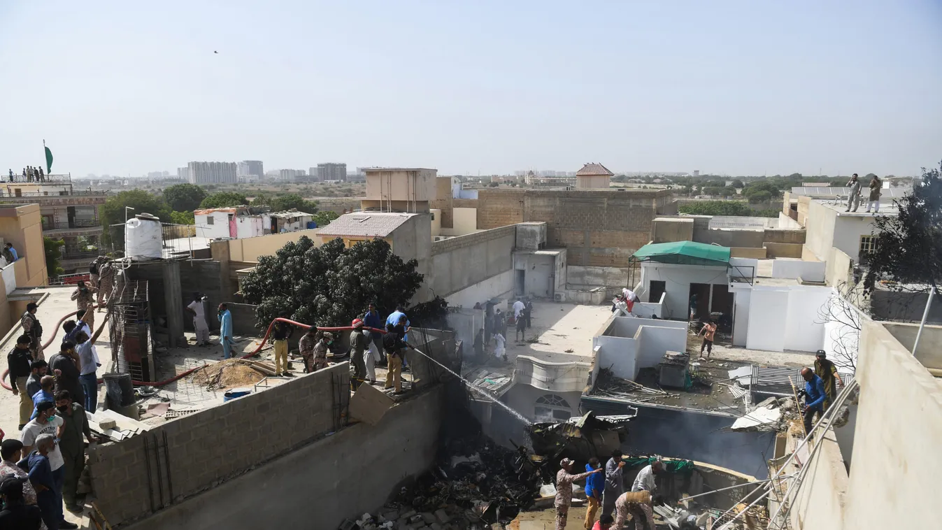 "Gyerekek sikolyait hallottam mindenfelől" - megrázó vallomást tett a repülőgép-katasztrófa túlélője