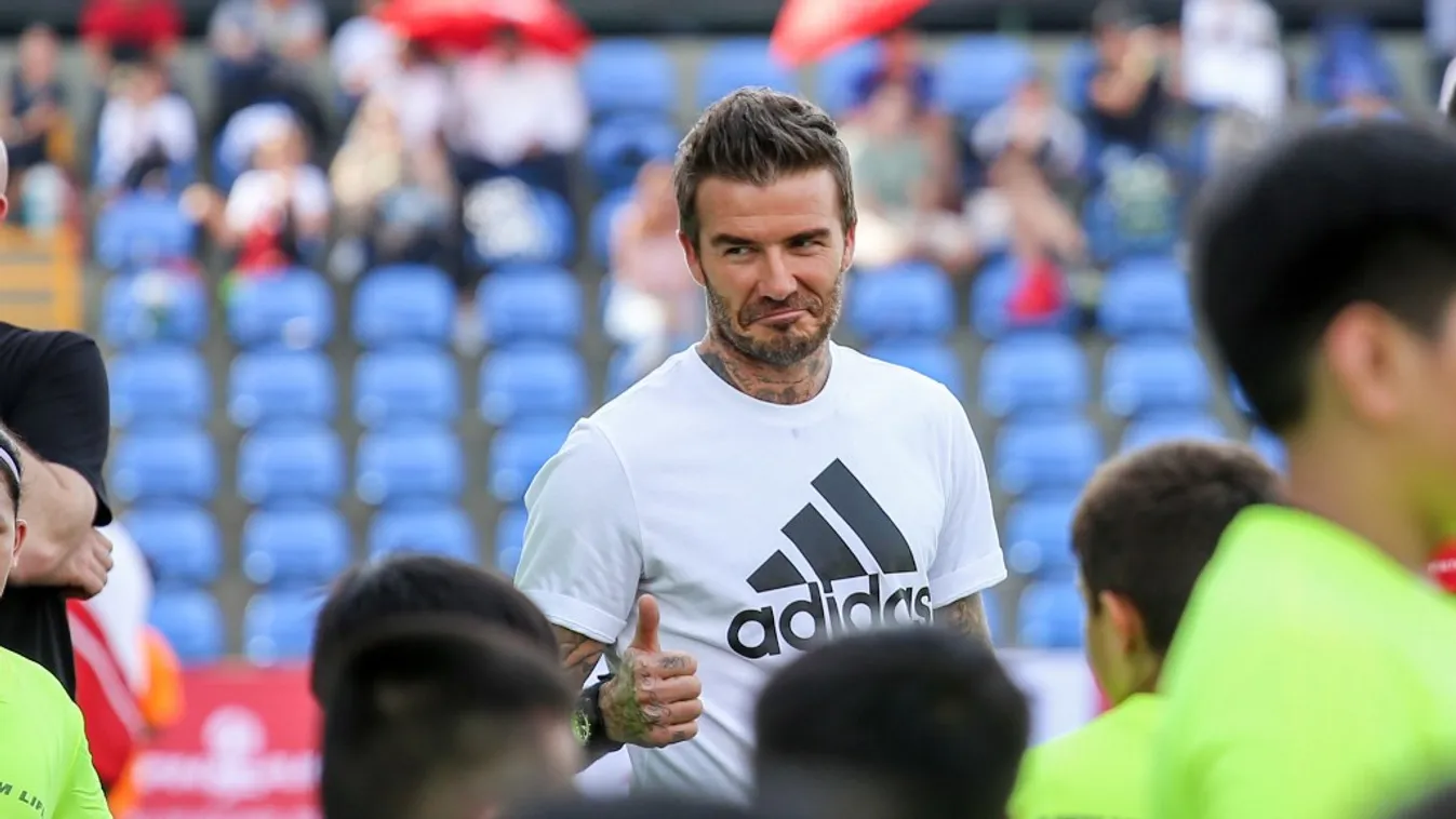 Beckhamet kidobták, túl sokat hisztizett és elegük lett belőle