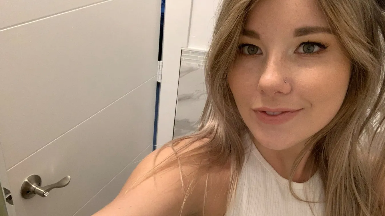 Katonának áll a babaarcú pornószínész, háborúba menne a hazájáért!