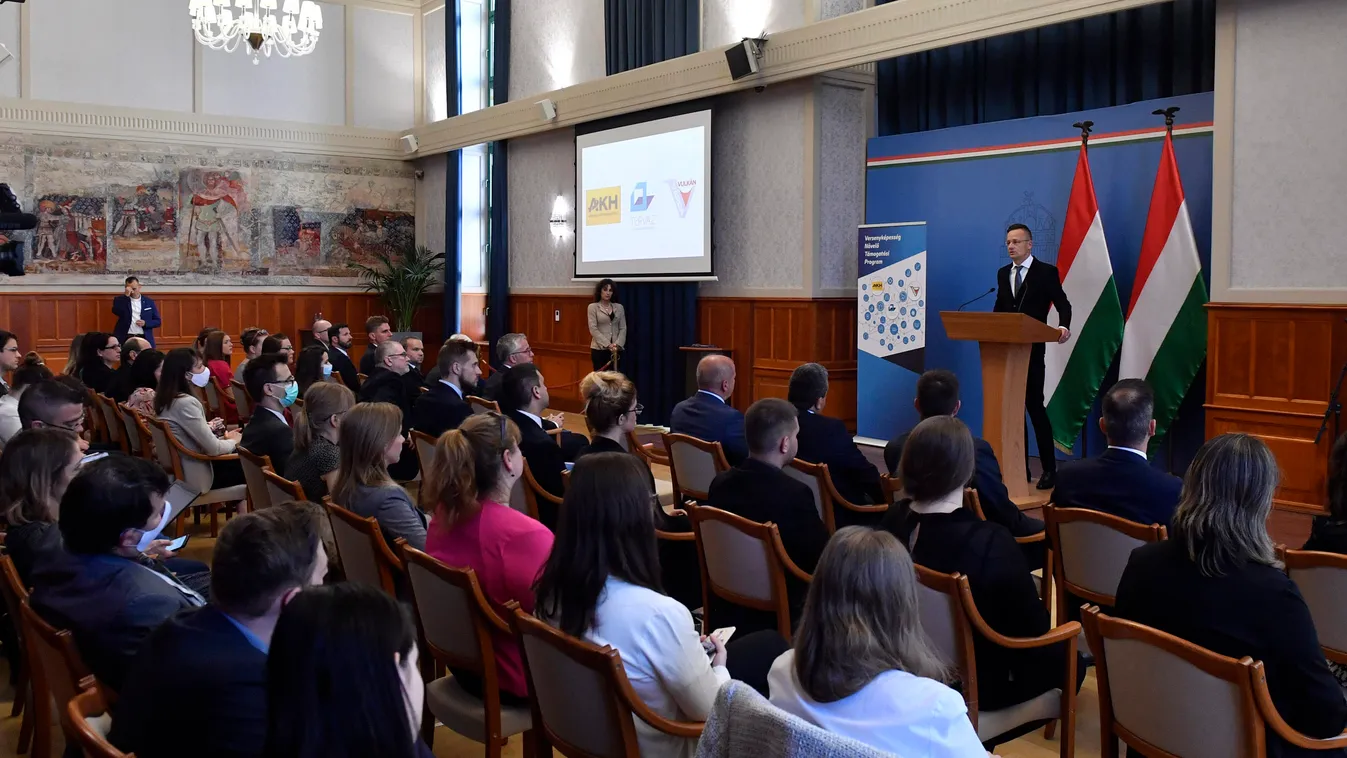 Szijjártó Péter: Kiemelt feladat a világjárvány gazdasági kezelése