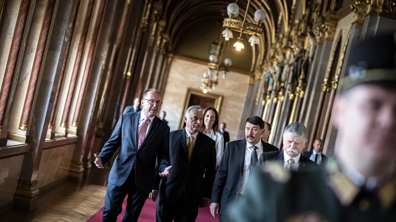 Orbán Viktor: Harminc éve szabadon. Ahogy akkor is, most is összefogásra van szükség