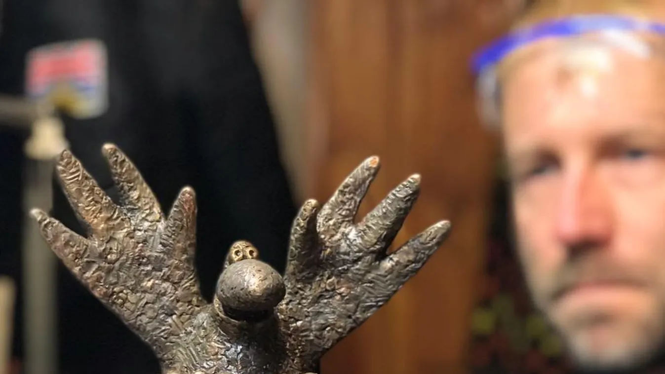 Szobrot állítottak Gombóc Artúrnak