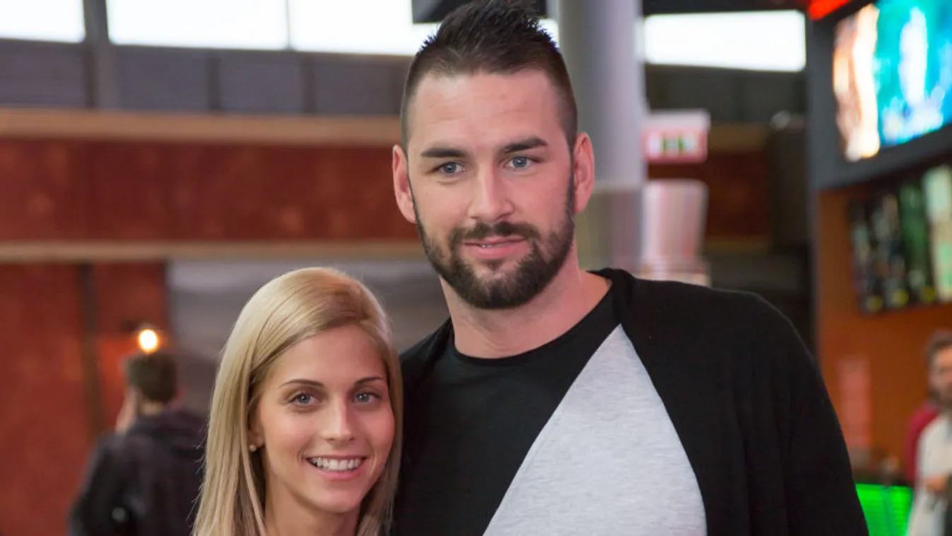 Ágyból posztolt intim fotót Tápai Szabina