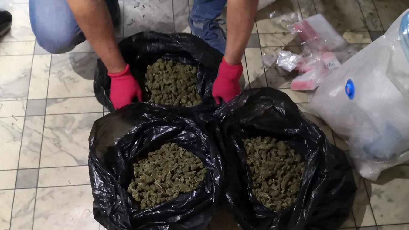 Zsákokban állt a fű a nigériai férfi lakásán