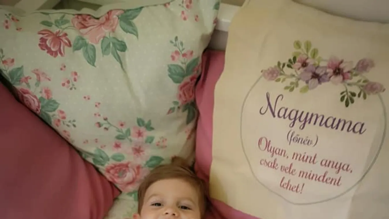 Elolvadunk: verssel és virággal köszönti az édesanyákat Zente