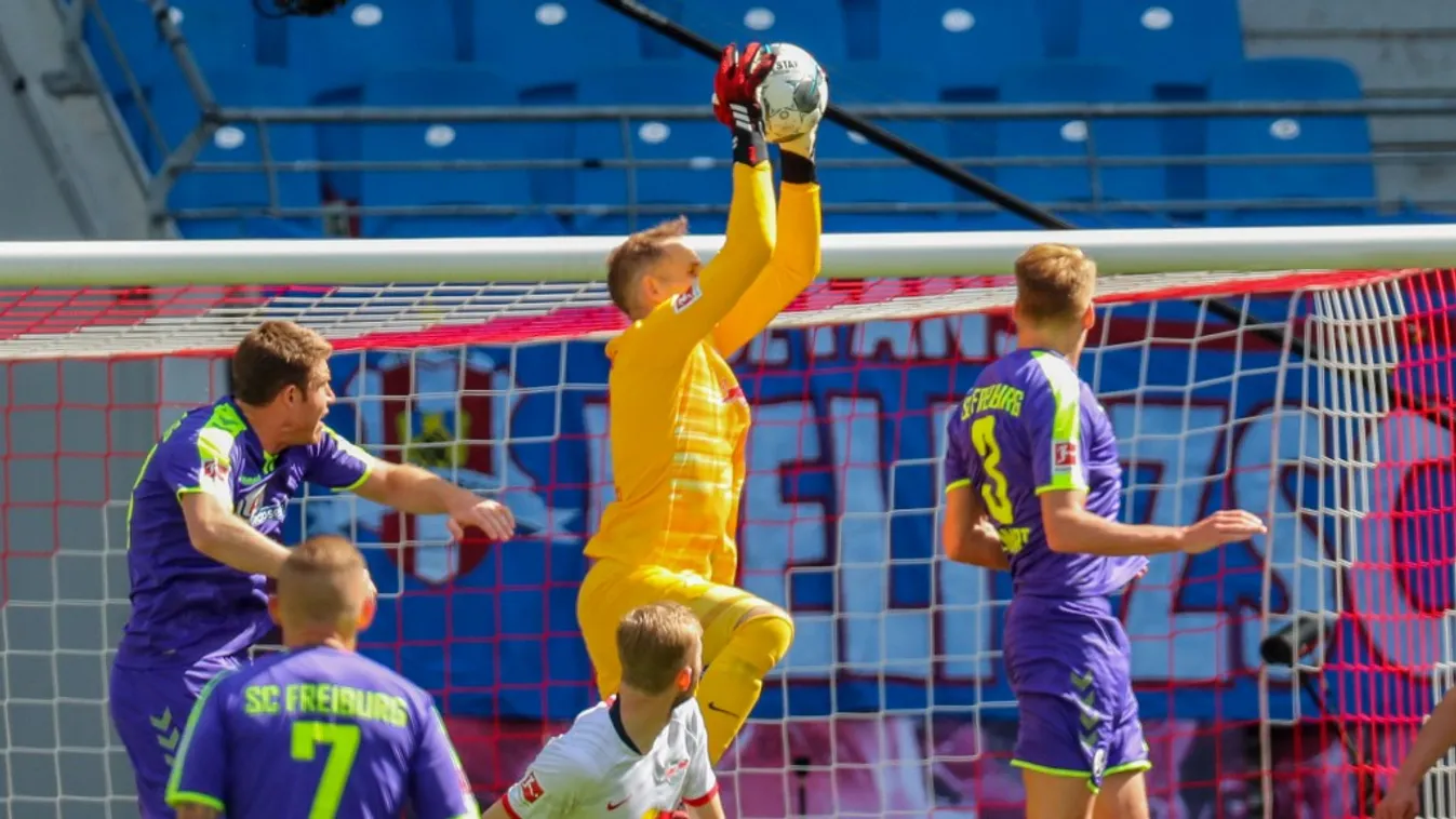 Gulácsi Péternek gólt sarkaztak a magyar rangadón