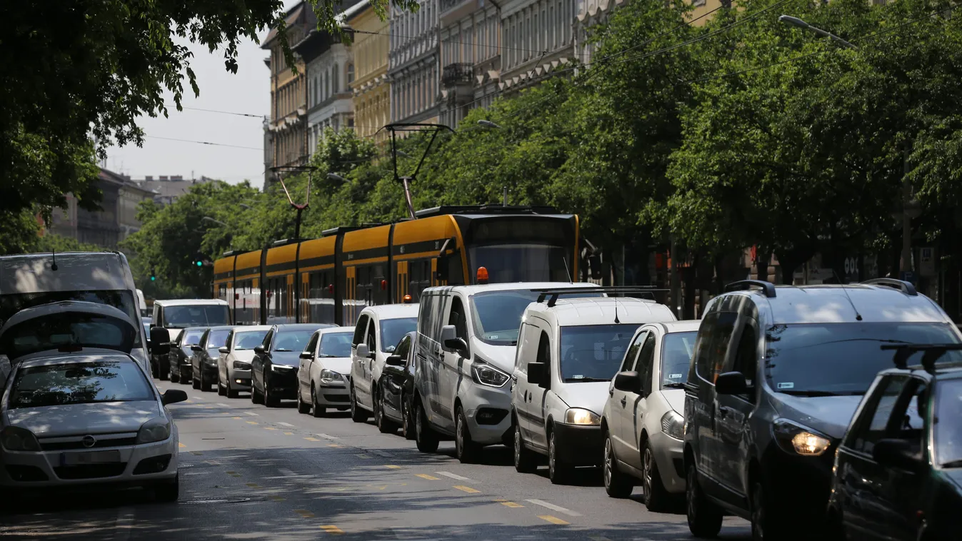 Gigadugó: így anyázzák a pesti autósok Karácsony Gergelyt a biciklisáv miatt - videó