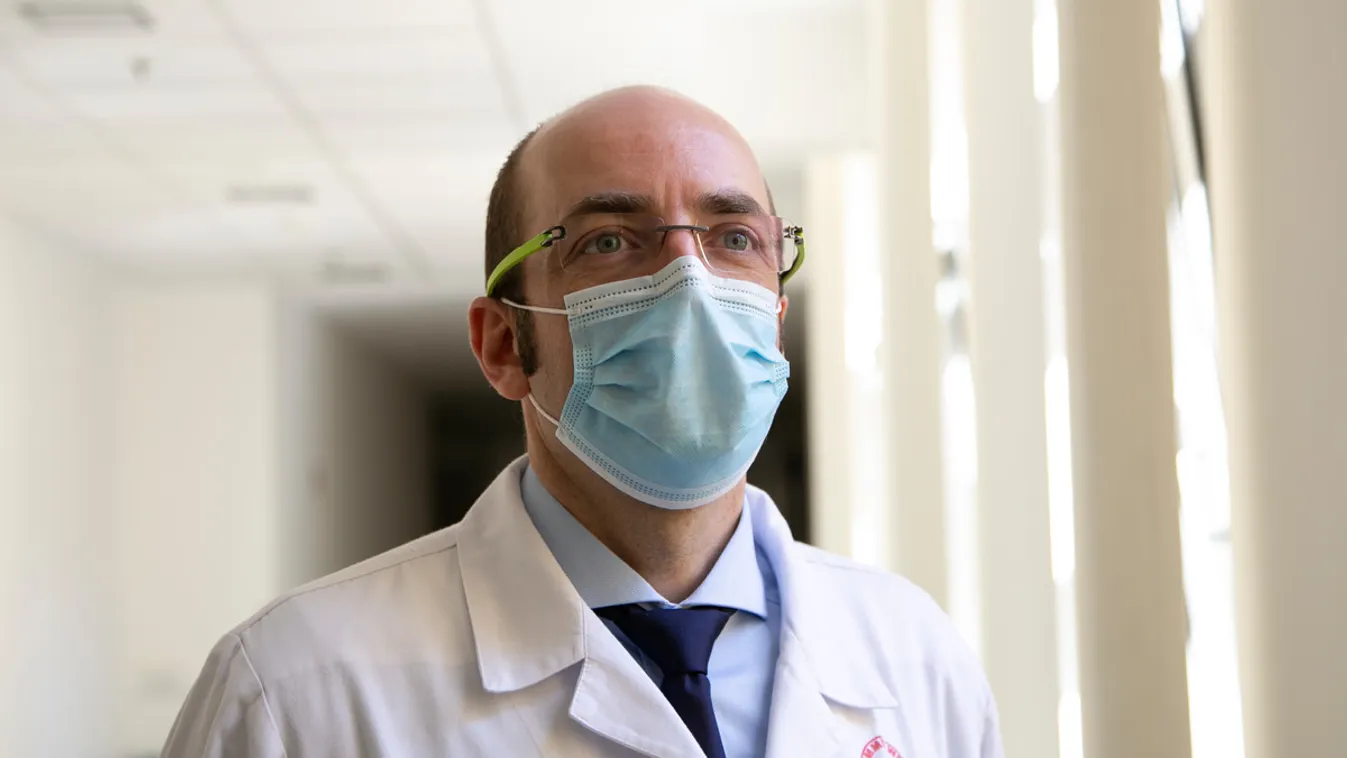 Elképesztő: önjáró robot pusztítja a vírust a Semmelweisen - fotók