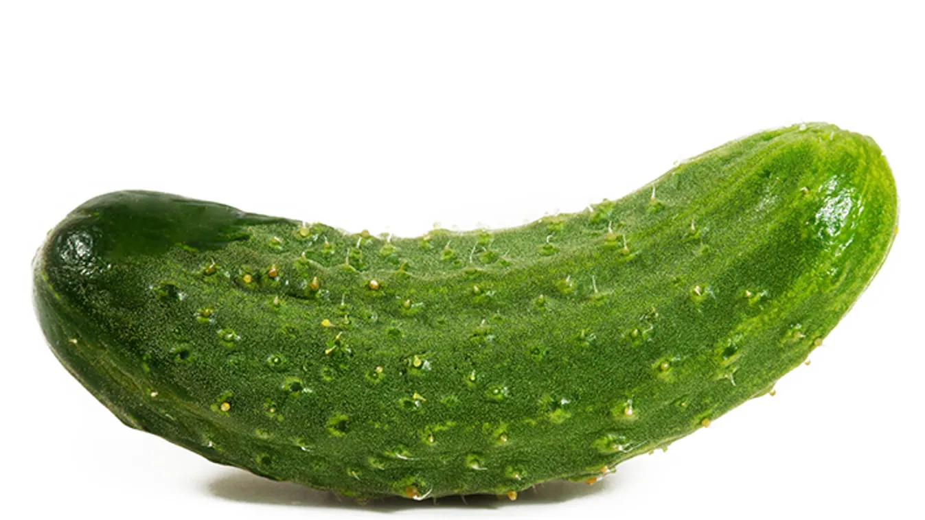 Elképesztő: megfejte a nő az uborkát