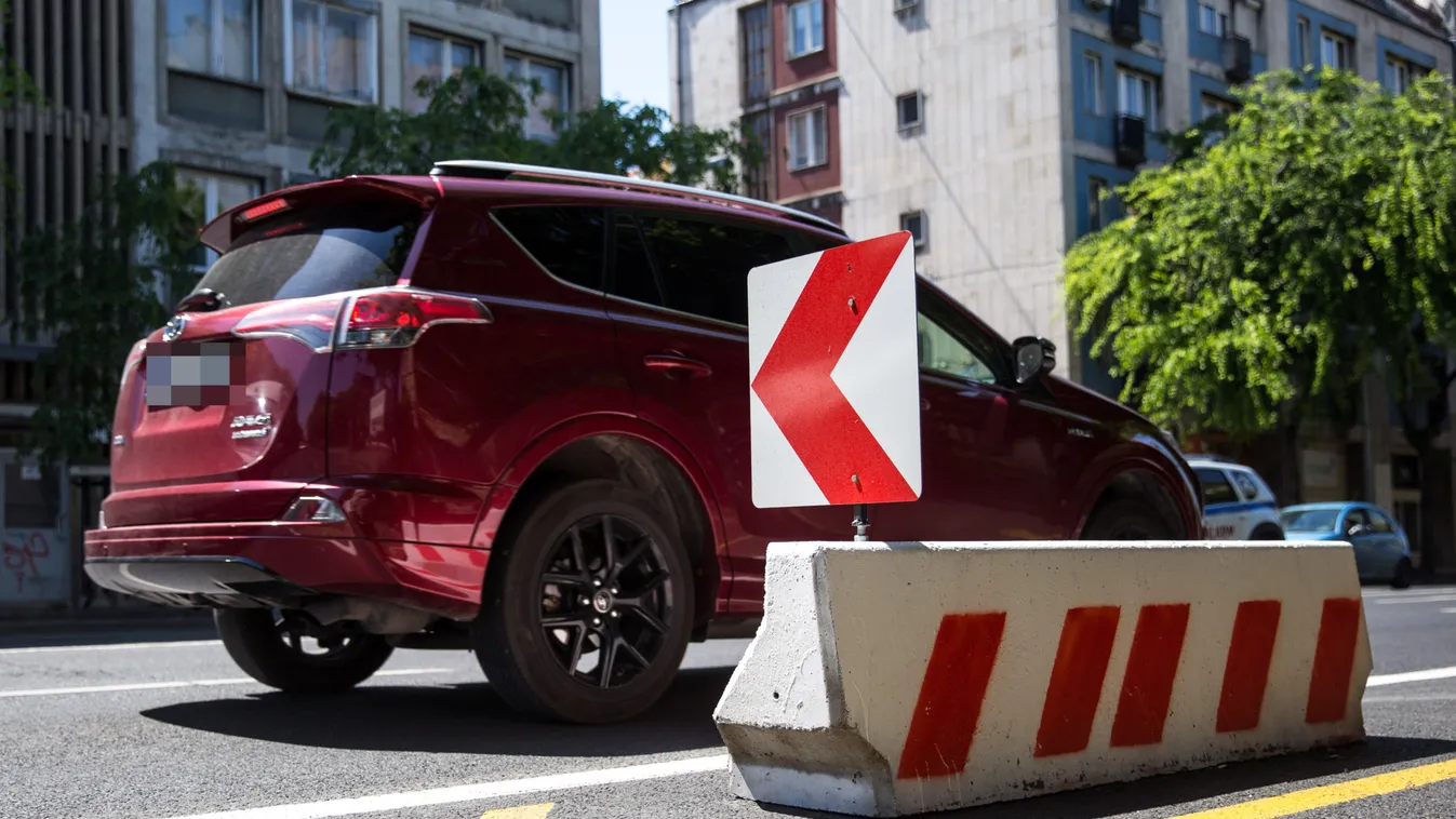 Karácsony-tankcsapda: Életveszélyes betontömbök az Üllői úton - videó