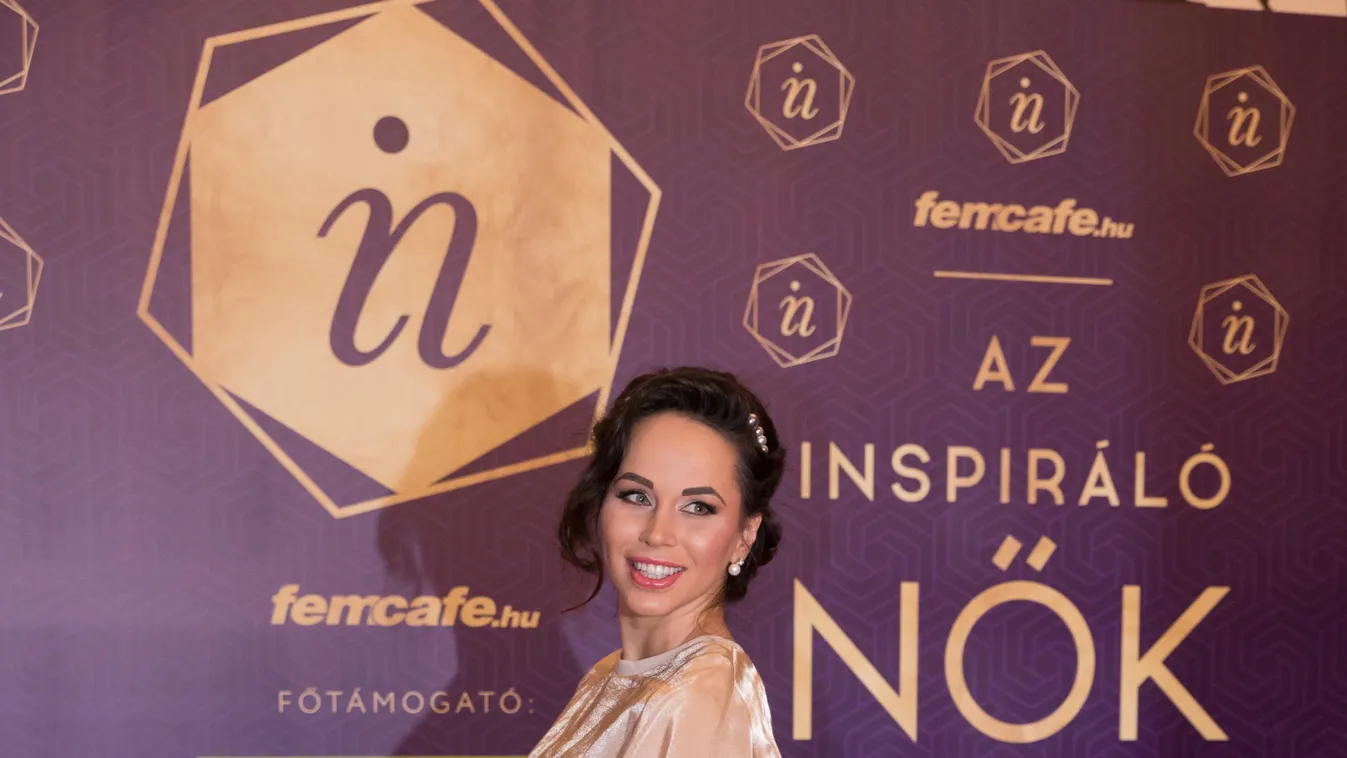 Falatnyi bikiniben süttette a fenekét Aleska